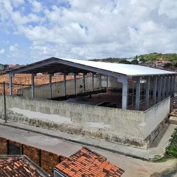 Governo constrói cobertura e executa reforma em quadra de Escola no bairro Santa Maria